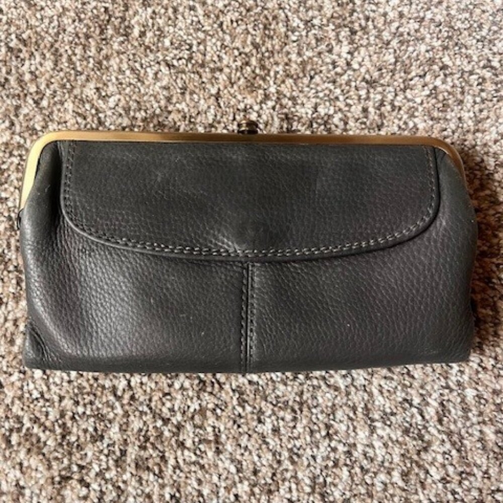 Beautiful Hobo Lauren Wallet / Clutch perfect condition
